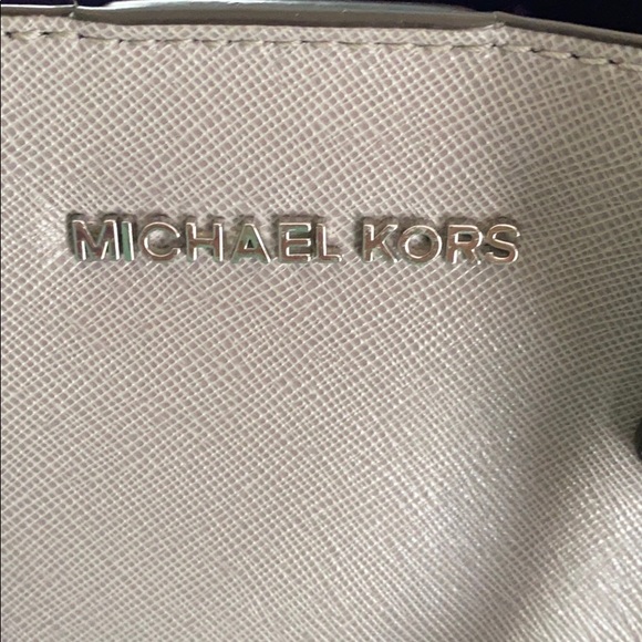 Michael Kors grey purse NWOT - Picture 3 of 5